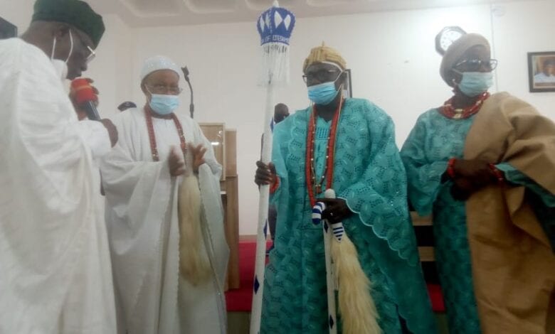 Gov and Oba