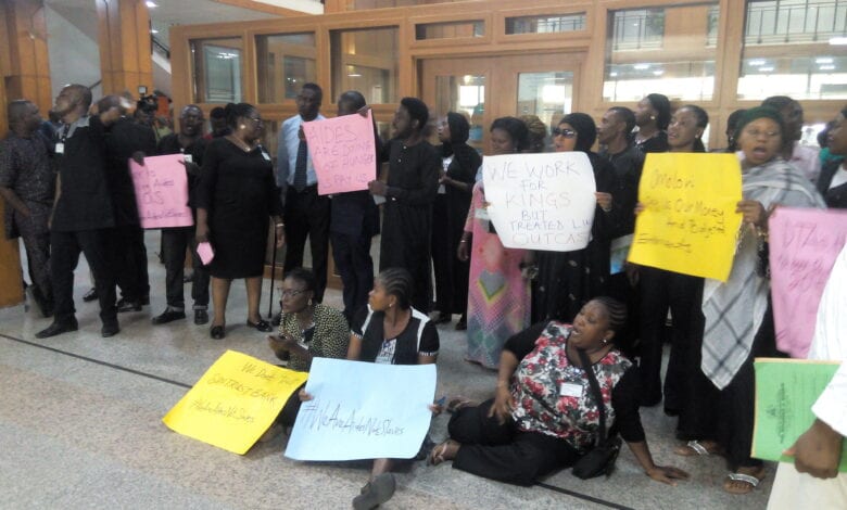 Legislative protesting-aides