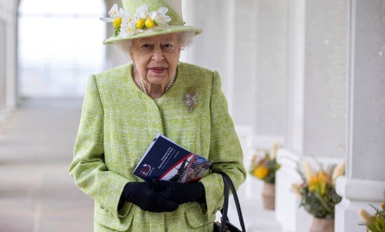 UK queen steps into debate over Philip’s funeral outfits