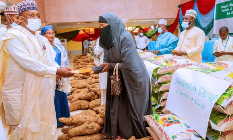 Distributes 7,000 bags of rice in Adamawa