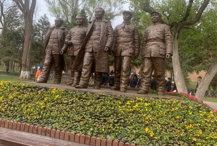 Red Tourism Flourishing