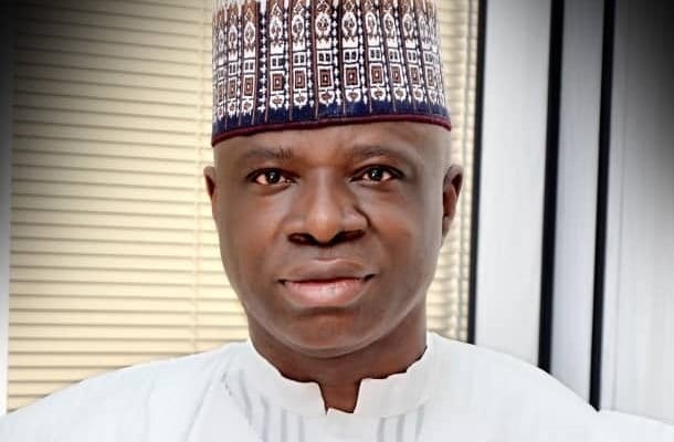 senator-yakubu-oseni