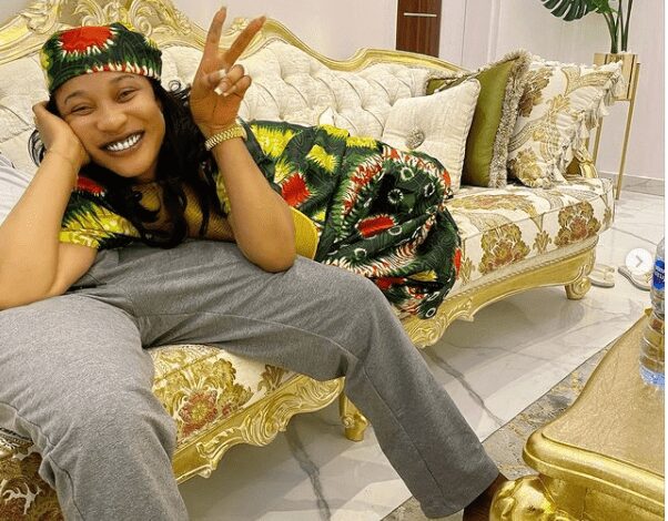Tonto Dikeh in a loved up photo with her man 1 Tonto and her man