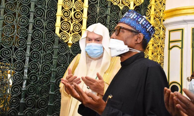 buhari prays