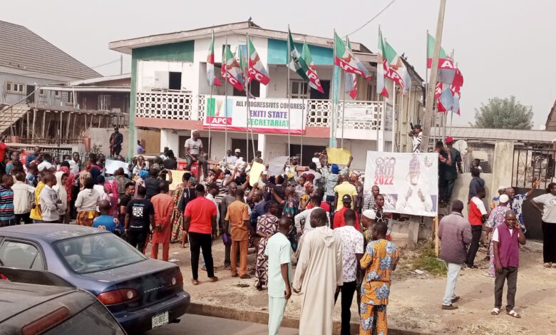 APC aspirants address newsmen over a